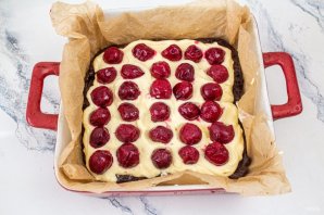 Брауни с вишней и маскарпоне Брауни с вишней и маскарпоне