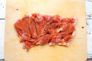 Рулет из свиной рульки в мультиварке