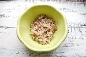Котлеты из леща с салом Котлеты из леща с салом