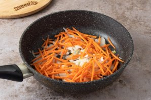 Суп картофельный с пшеном и квашеной капустой Суп картофельный с пшеном и квашеной капустой