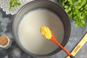 Пшенная каша на молоке в мультиварке "Редмонд" Пшенная каша на молоке в мультиварке "Редмонд"