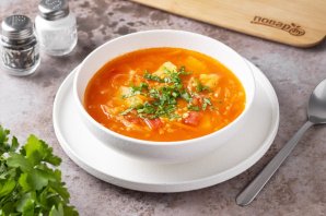 Суп картофельный с пшеном и квашеной капустой Суп картофельный с пшеном и квашеной капустой