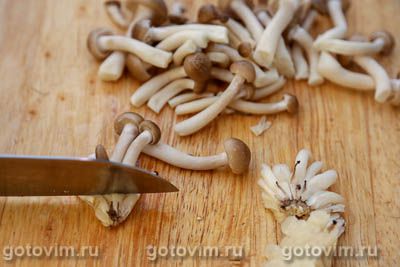 Спагетти со спаржей и грибами шимеджи Спагетти со спаржей и грибами шимеджи