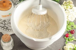 Пирог с вишней и клубникой Пирог с вишней и клубникой