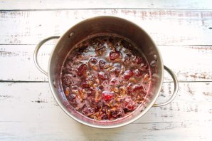 Варенье из клубники с перцем и мятой Варенье из клубники с перцем и мятой