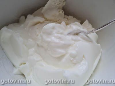 Желе из йогурта с творожным сыром и клубникой (на желатине) Желе из йогурта с творожным сыром и клубникой (на желатине)