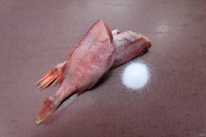 Морской окунь горячего копчения Морской окунь горячего копчения