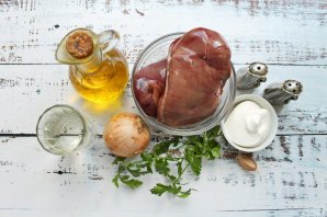 Свиные почки тушеные в сметане Свиные почки тушеные в сметане