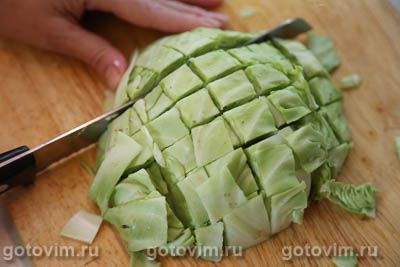 Летние щи на курином бульоне со свекольной ботвой Летние щи на курином бульоне со свекольной ботвой