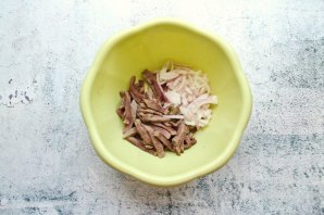 Салат "Фаворит" с курицей Салат "Фаворит" с курицей