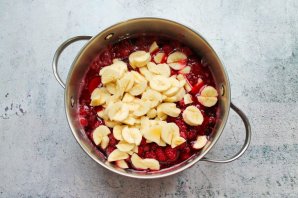 Варенье из малины с бананом Варенье из малины с бананом