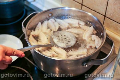 Летние щи на курином бульоне со свекольной ботвой Летние щи на курином бульоне со свекольной ботвой