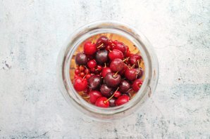 Компот из черемухи и вишни на зиму Компот из черемухи и вишни на зиму