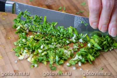 Молодой картофель с чесноком и зеленью в ароматном сливочном масле Молодой картофель с чесноком и зеленью в ароматном сливочном масле