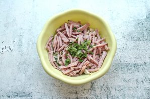 Салат "Фаворит" с курицей Салат "Фаворит" с курицей