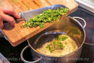 Молодой картофель с чесноком и зеленью в ароматном сливочном масле Молодой картофель с чесноком и зеленью в ароматном сливочном масле