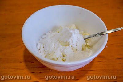 Слойки с творожным сыром и клубникой