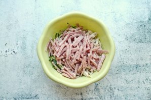 Салат "Фаворит" с курицей Салат "Фаворит" с курицей
