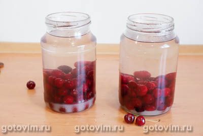 Компот из вишни с косточками