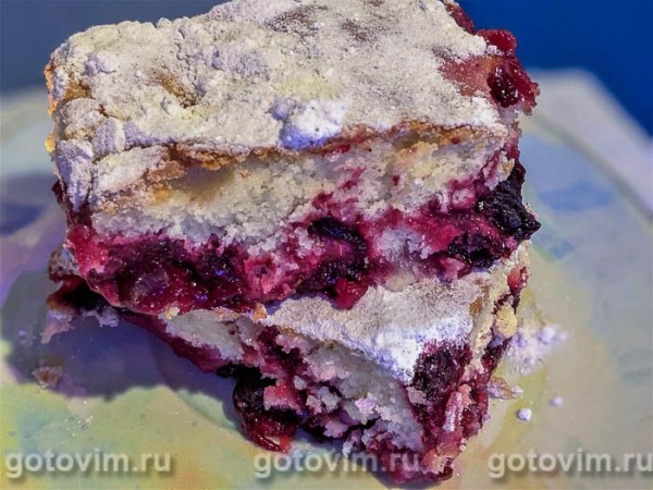Пирог заливной с замороженными сливами Пирог заливной с замороженными сливами