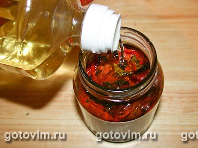 Сушеные помидоры с пряными травами в масле Сушеные помидоры с пряными травами в масле