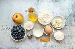Ватрушки с голубикой и яблоком Ватрушки с голубикой и яблоком