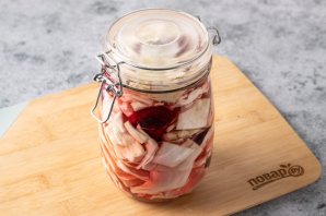 Капуста со свеклой и чесноком быстрого приготовления Капуста со свеклой и чесноком быстрого приготовления