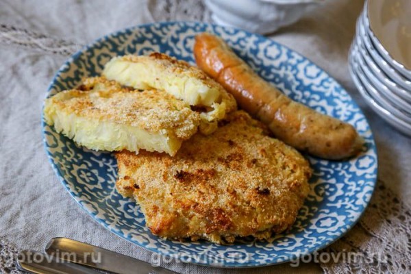 Шницель из молодой капусты в сухарях, запеченный в духовке Шницель из молодой капусты в сухарях, запеченный в духовке