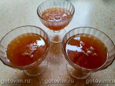 Десерт из виноградного желе со сливочным сыром