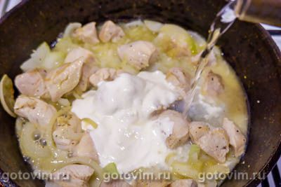 Куриное филе, тушённое со сметаной Куриное филе, тушённое со сметаной