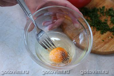 Каша из свежей кукурузы с помидорами и яйцом