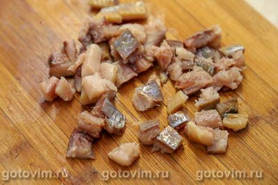 Салат из маринованной свеклы с сельдью Салат из маринованной свеклы с сельдью