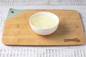 Салат из квашеной капусты с картошкой и огурцами