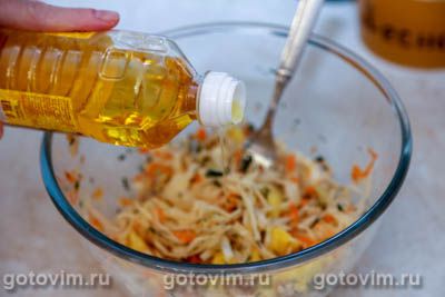 Салат из квашеной капусты с апельсином и грецкими орехами Салат из квашеной капусты с апельсином и грецкими орехами