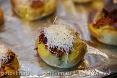 Мятая картошка в духовке с беконом и сыром Мятая картошка в духовке с беконом и сыром