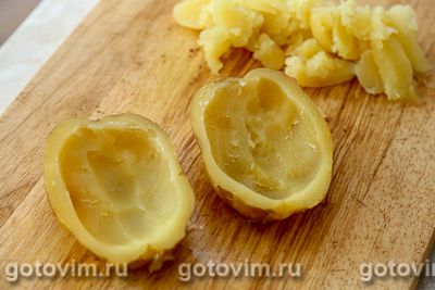 Картофель, фаршированный салатом оливье