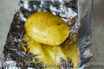 Картофель, фаршированный салатом оливье