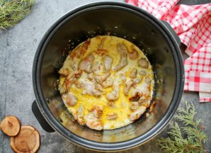 Куриные грудки в сливочном соусе в мультиварке Куриные грудки в сливочном соусе в мультиварке