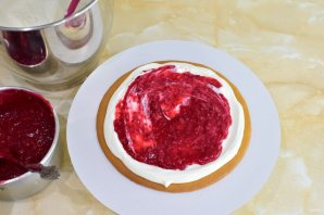 Медовик с малиной Медовик с малиной