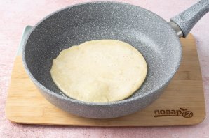 Лепешки на воде и муке на сковороде Лепешки на воде и муке на сковороде