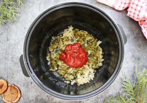 Сборная мясная солянка в мультиварке Сборная мясная солянка в мультиварке