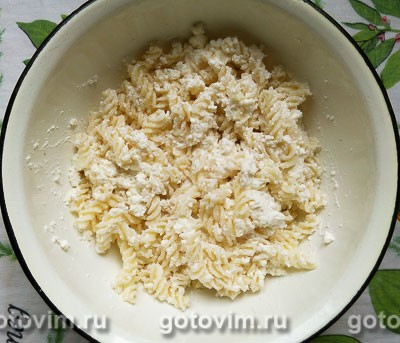 Макаронная запеканка с творогом и бананами