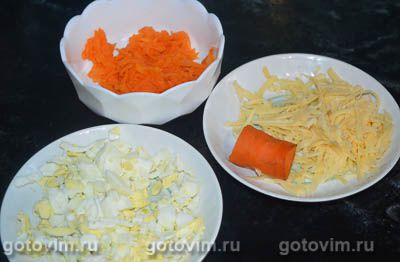 Салат &laquo;Новогодняя елка&raquo; из жареных грибов с сыром и яйцом