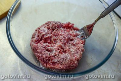 Картофель, тушенный с фрикадельками и квашеной капустой