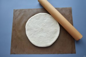 Хачапури по-мегрельски с сулугуни Хачапури по-мегрельски с сулугуни
