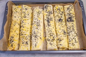 Рулетики из теста фило с курицей и сливочным сыром Рулетики из теста фило с курицей и сливочным сыром
