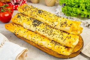 Рулетики из теста фило с курицей и сливочным сыром Рулетики из теста фило с курицей и сливочным сыром