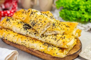 Рулетики из теста фило с курицей и сливочным сыром Рулетики из теста фило с курицей и сливочным сыром