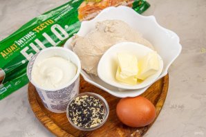 Рулетики из теста фило с курицей и сливочным сыром Рулетики из теста фило с курицей и сливочным сыром