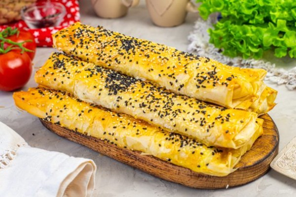 Рулетики из теста фило с курицей и сливочным сыром Рулетики из теста фило с курицей и сливочным сыром